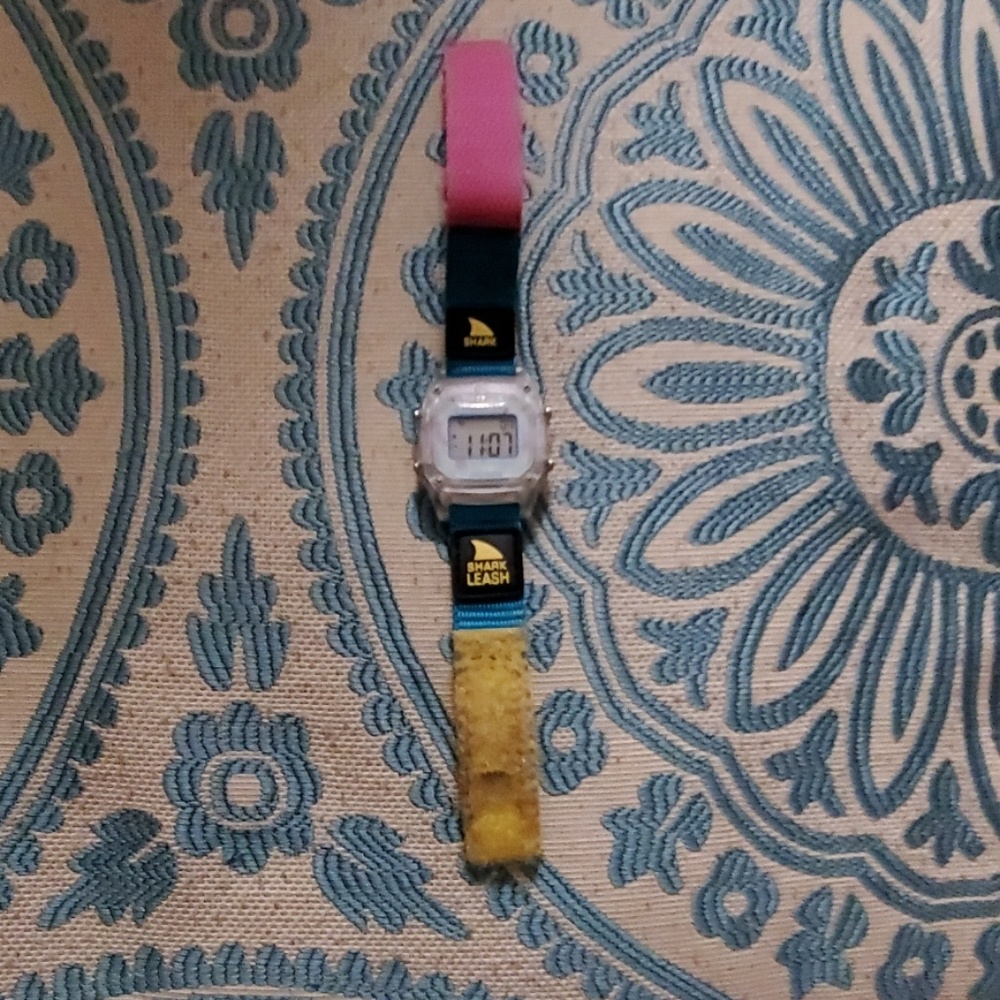 Shark leash watch